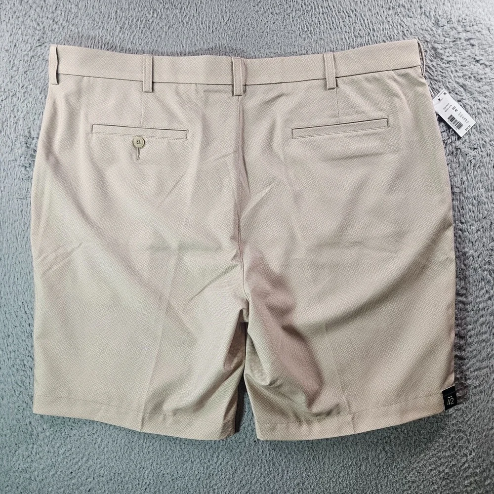 NWT Roundtree & Yorke Performance Shorts‎ Men 42 x 9 Classic Pattern Khaki HTR